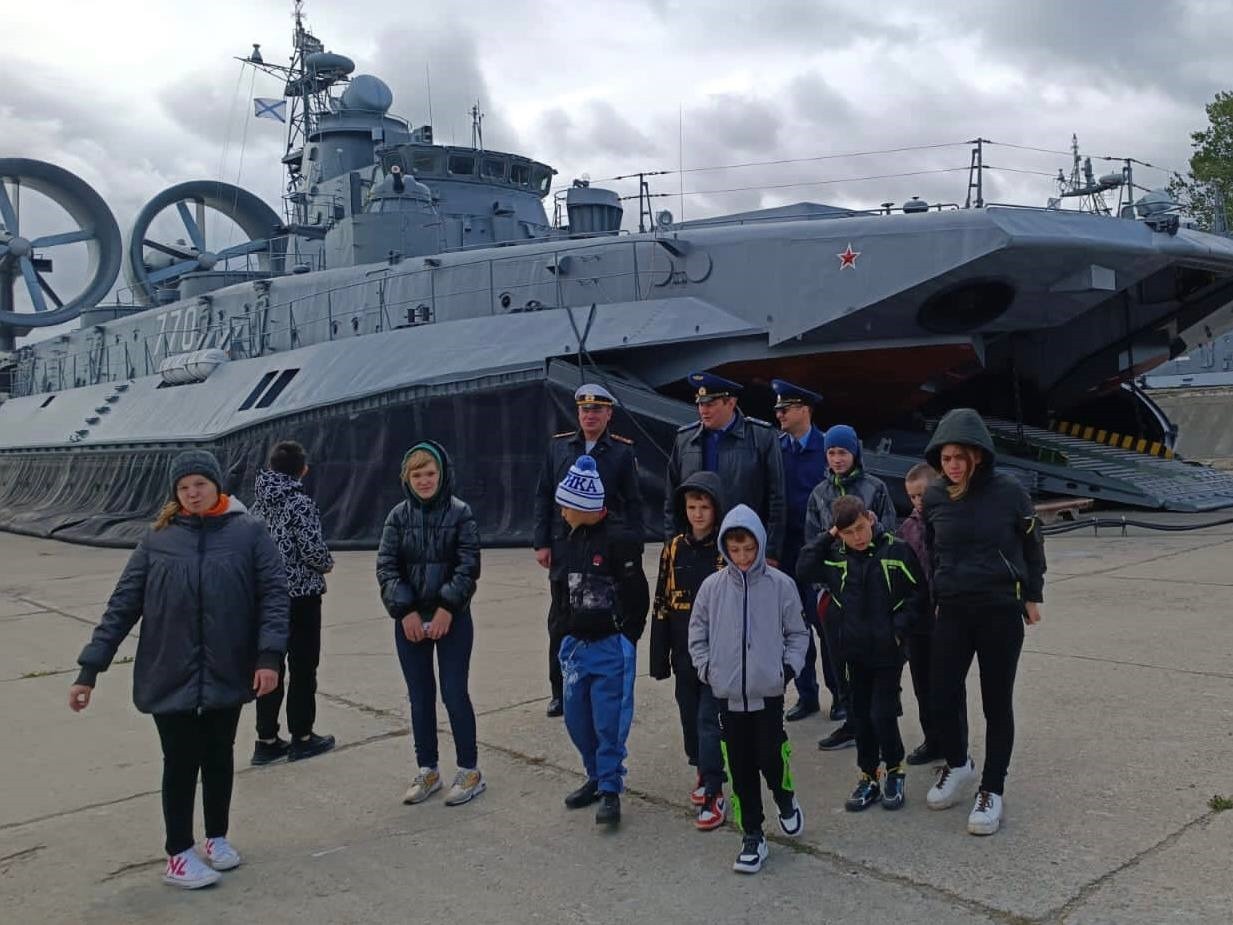 Прокуратура организовала для воспитанников «Надежды» экскурсию на корабли Балтийского флота