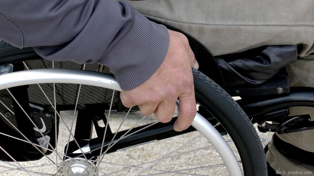 Пьяный калининградец в подъезде дома угрожал расправой инвалиду-колясочнику