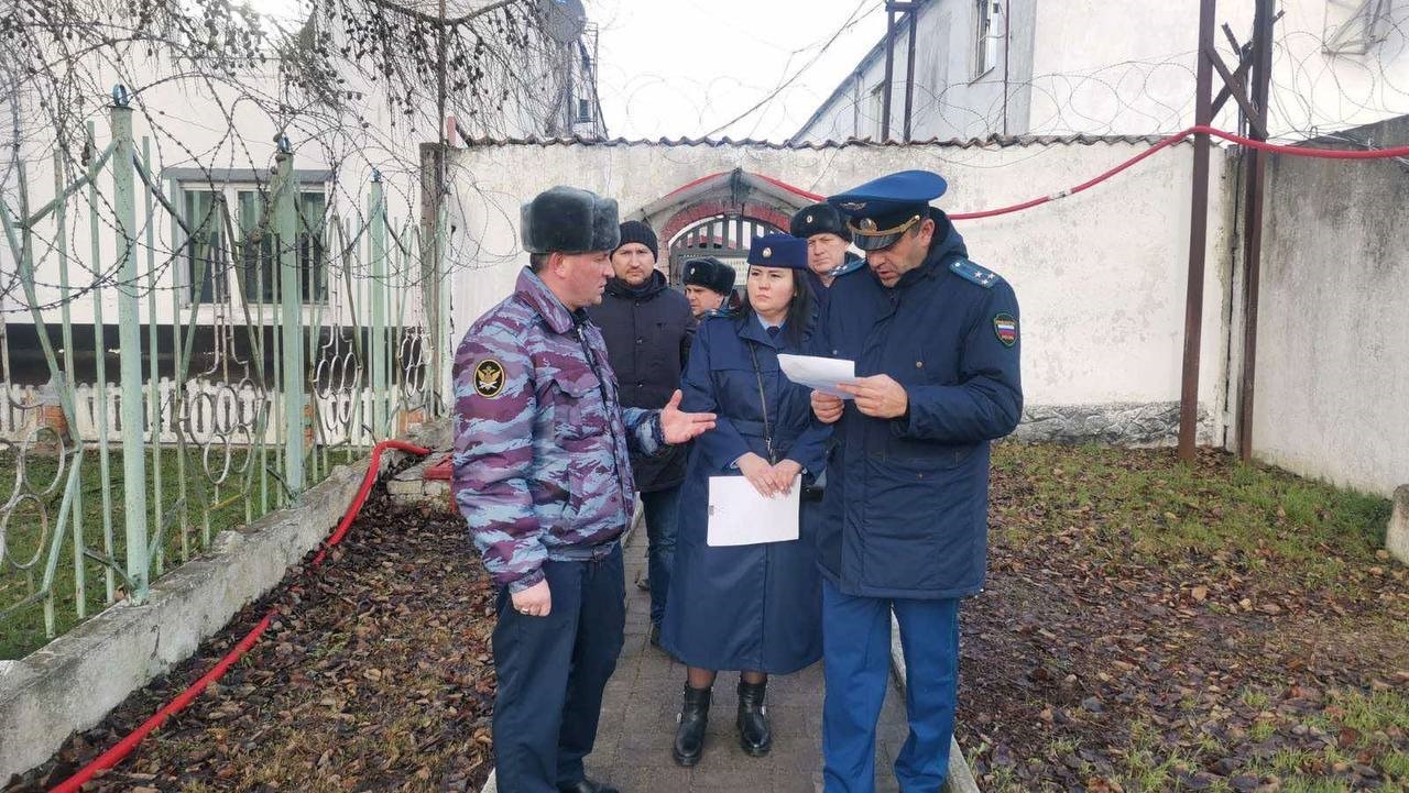 Прокурор проверил колонии №№ 8 и 13 в Калининградской области