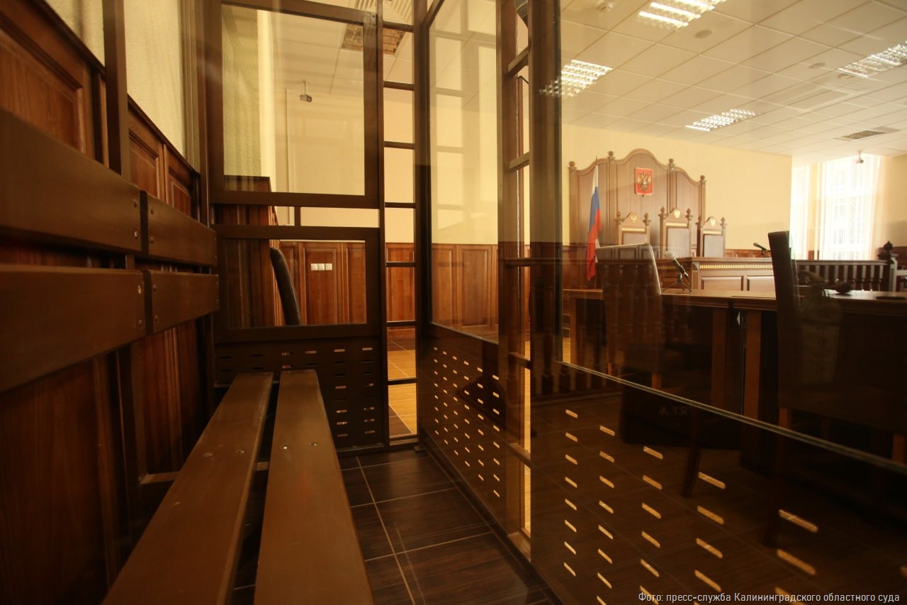 Начинается суд над калининградцев, вытолкавшим жену в окно четвёртого этажа