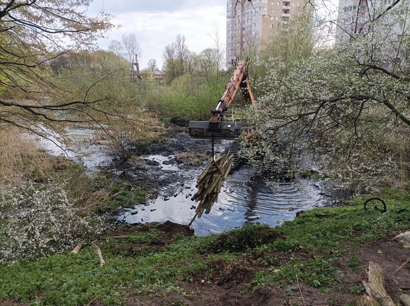 Алиханов призвал калининградцев фотографировать канавы и водоемы
