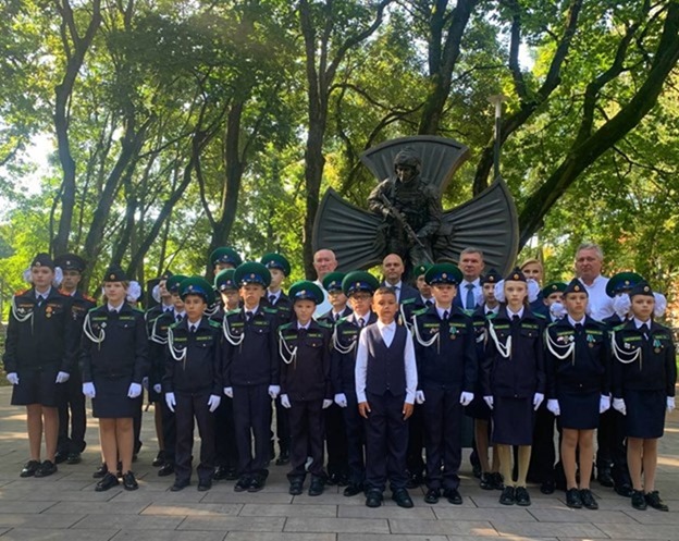 Калининградские кадеты и юнармейцы почтили память погибших в борьбе с терроризмом