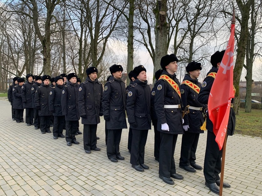 Кадеты приняли участие в торжественном открытии «Аллеи Героев» в Калининграде