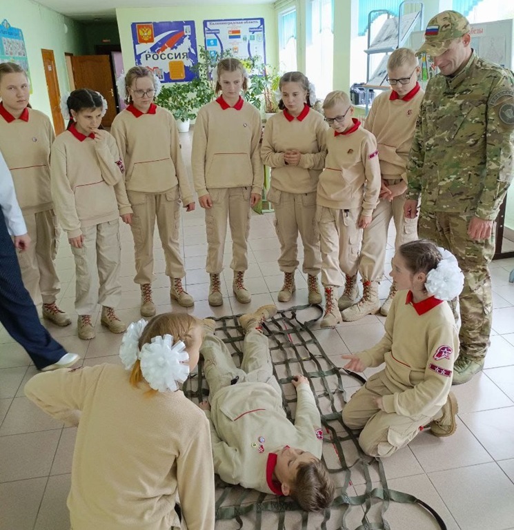 Сотрудники спецназа «Бастион» провели патриотическое мероприятие в школе Озерков