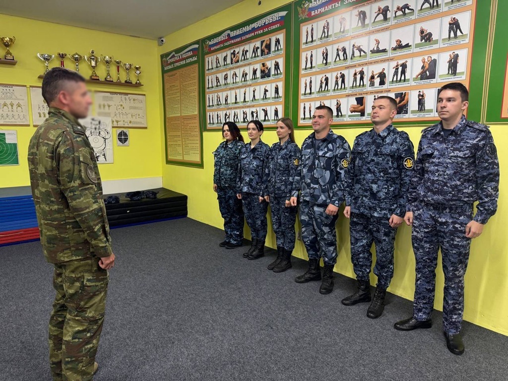 Молодые специалисты УФСИН Калининградской области получили служебные удостоверения