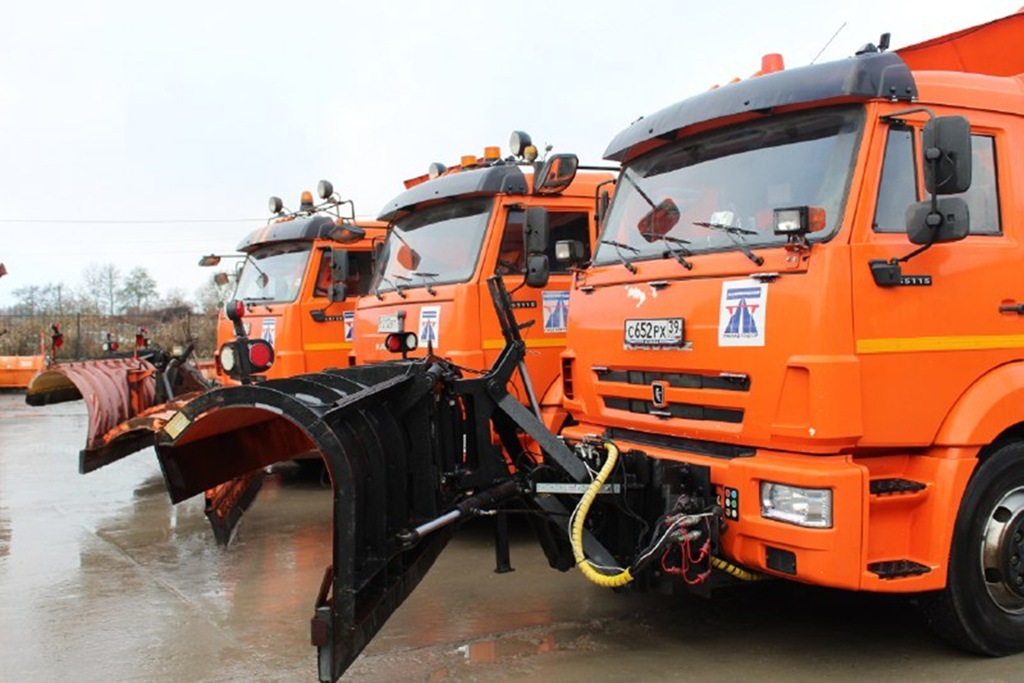 В Калининградской области дорожные службы перешли на круглосуточный режим работы