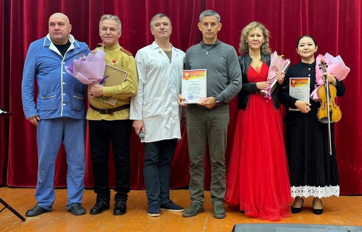 Брух организовал в госпитале Солнечногорска концерт звёзд эстрады для участников СВО