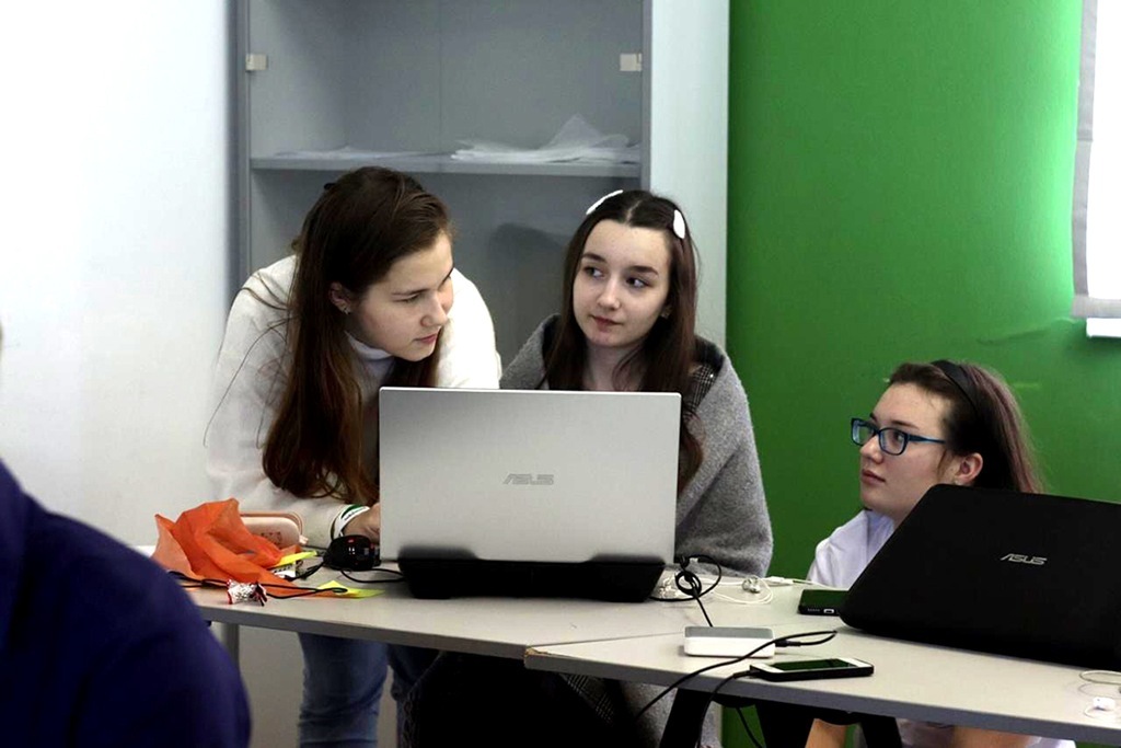 Программа стажировок для студентов &laquo;Уралсиб.Ускорение&raquo; охватила десятки городов России