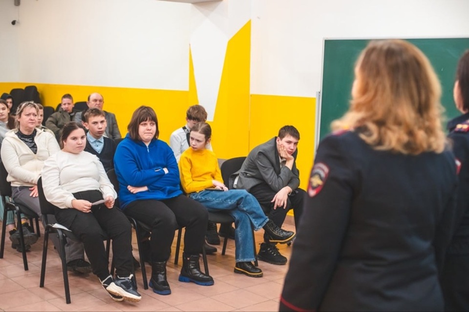 Полицейские рассказали школьникам, почему железная дорога &mdash; не место для игр